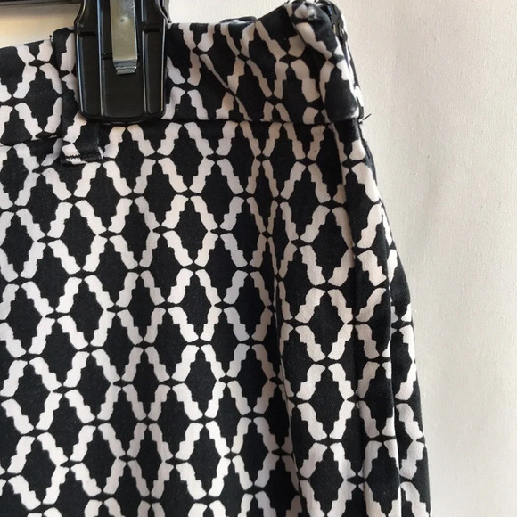 H&M black and white modern print crop pants, size 14 - Picture 4 of 11